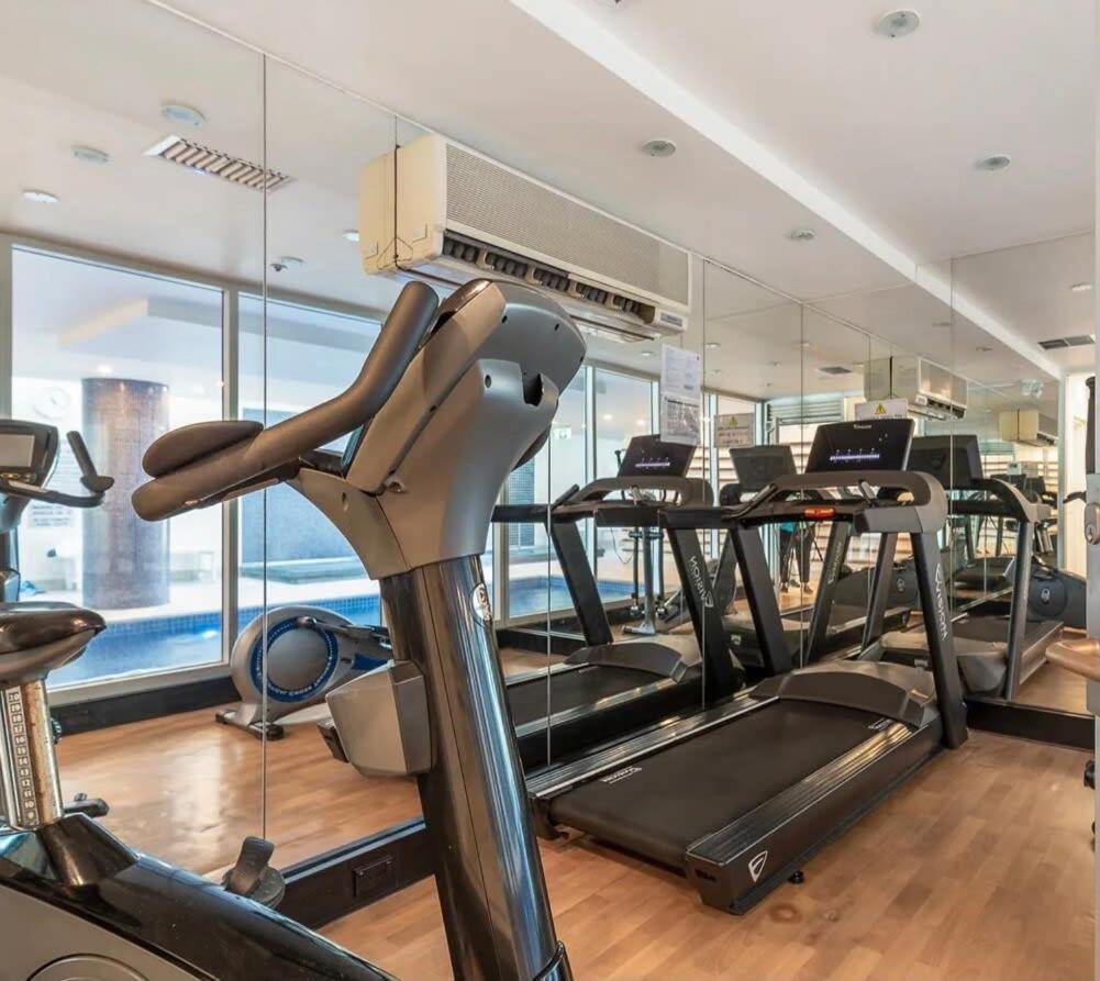 Glenelg Oasis, Pool, Gym, Spa & Sauna, Free Parking, City Views Exterior photo
